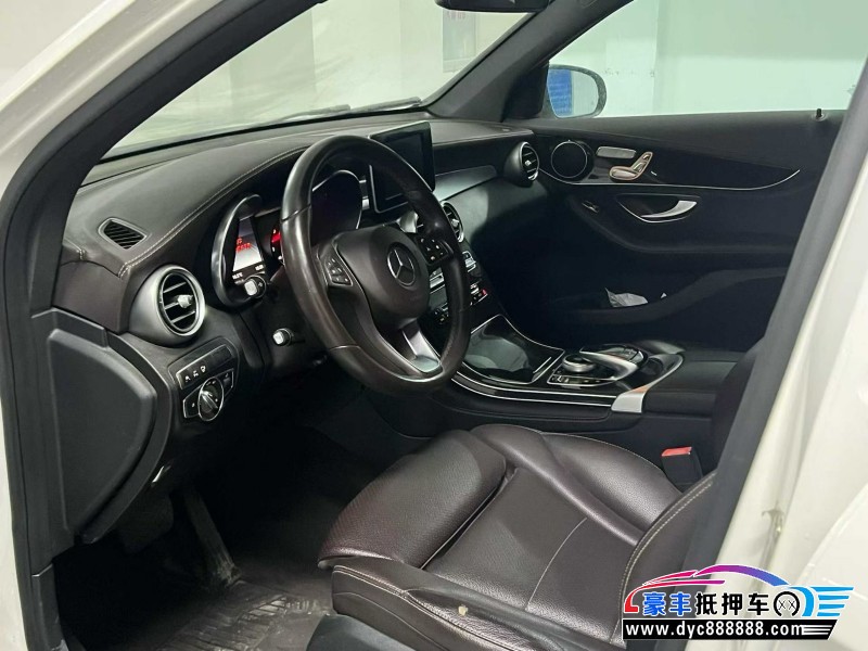 17年奔驰GLC轿车抵押车出售