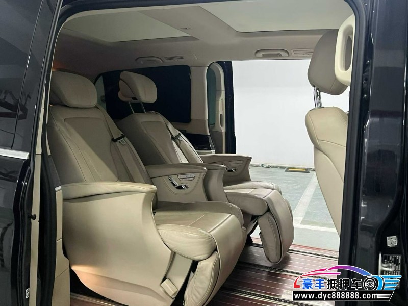 16年奔驰V轿车抵押车出售