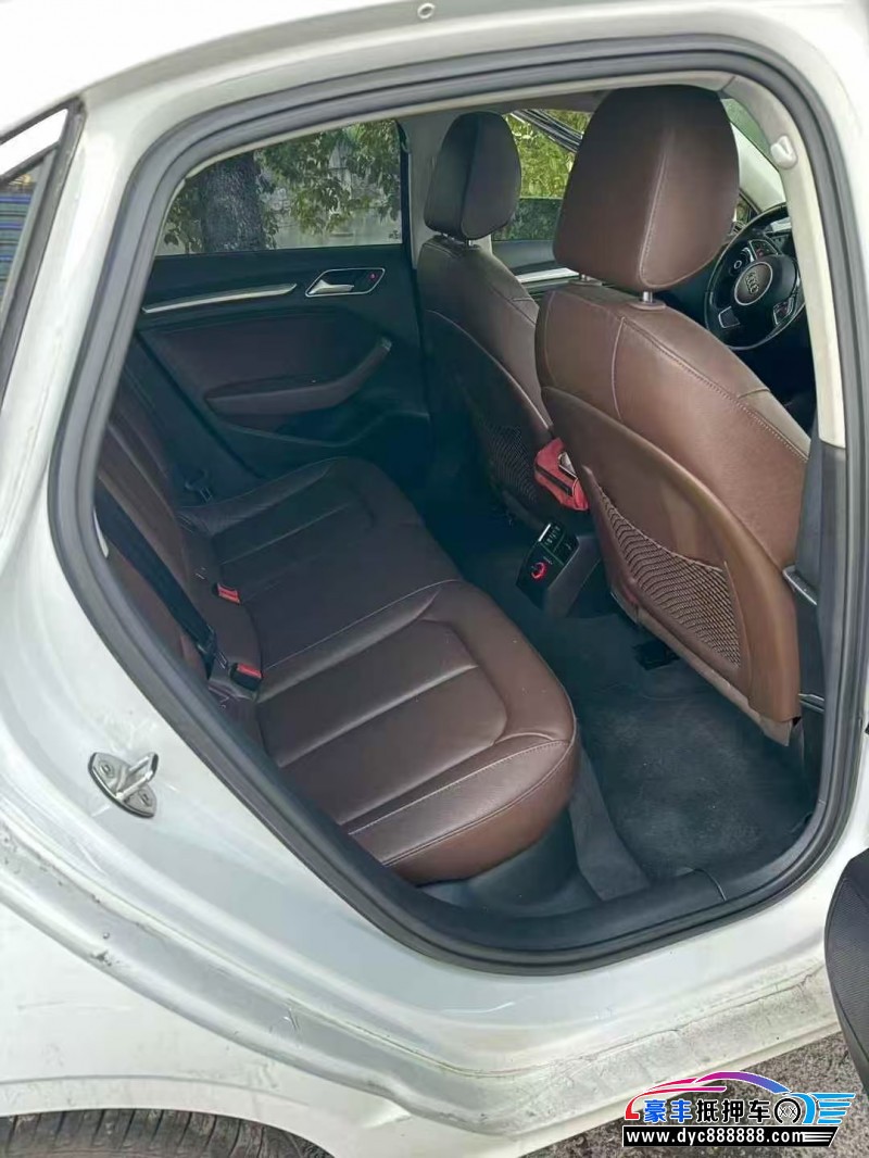 16年奥迪A3轿车抵押车出售