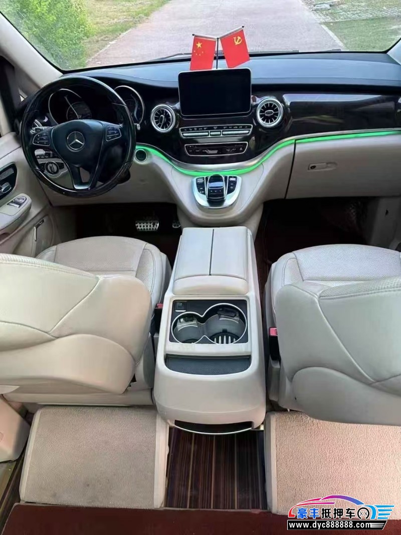 17年奔驰V轿车抵押车出售