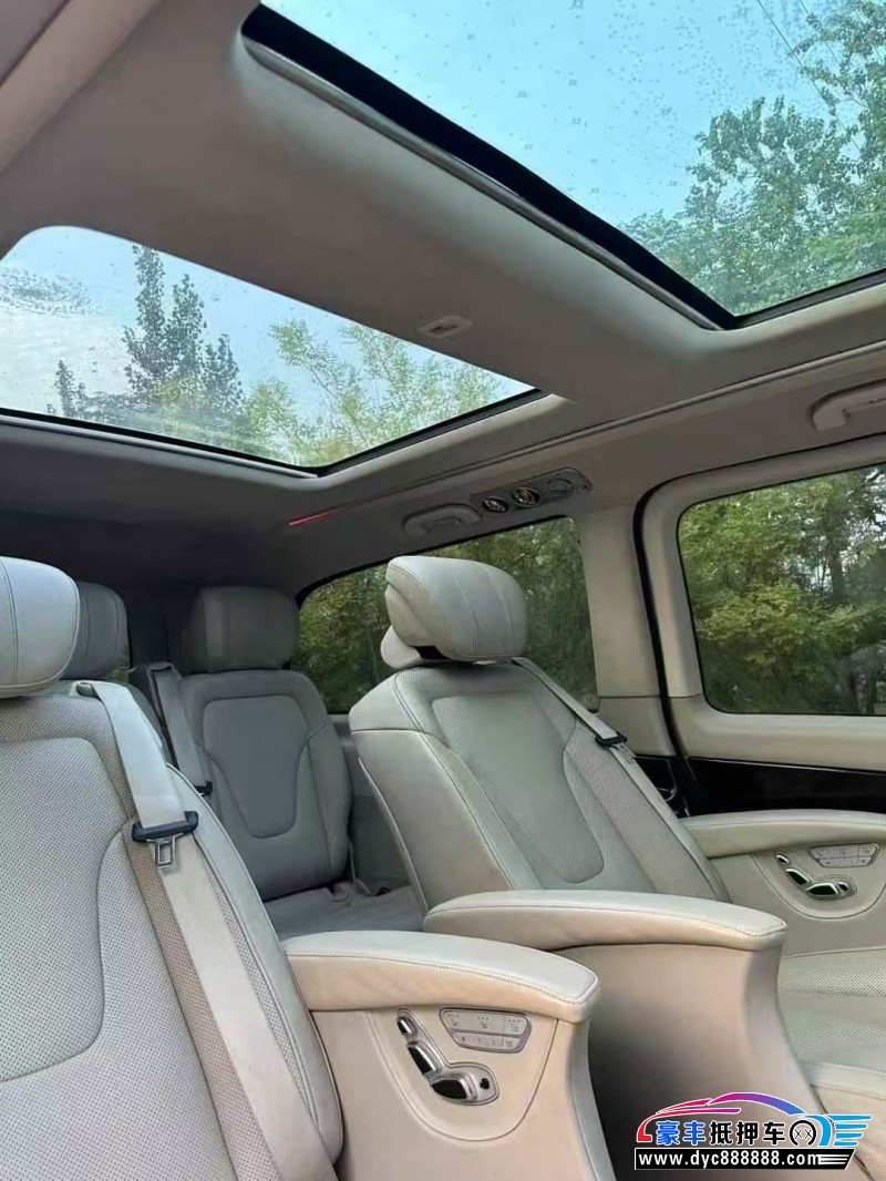 17年奔驰V轿车抵押车出售