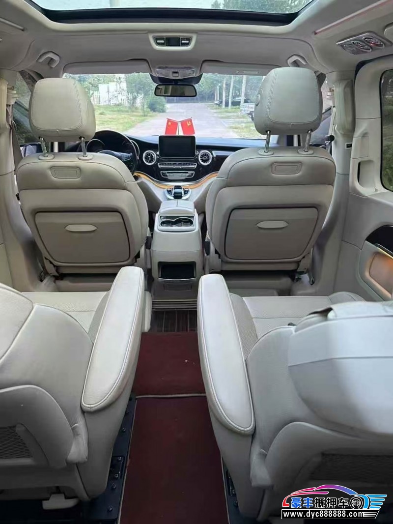 17年奔驰V轿车抵押车出售