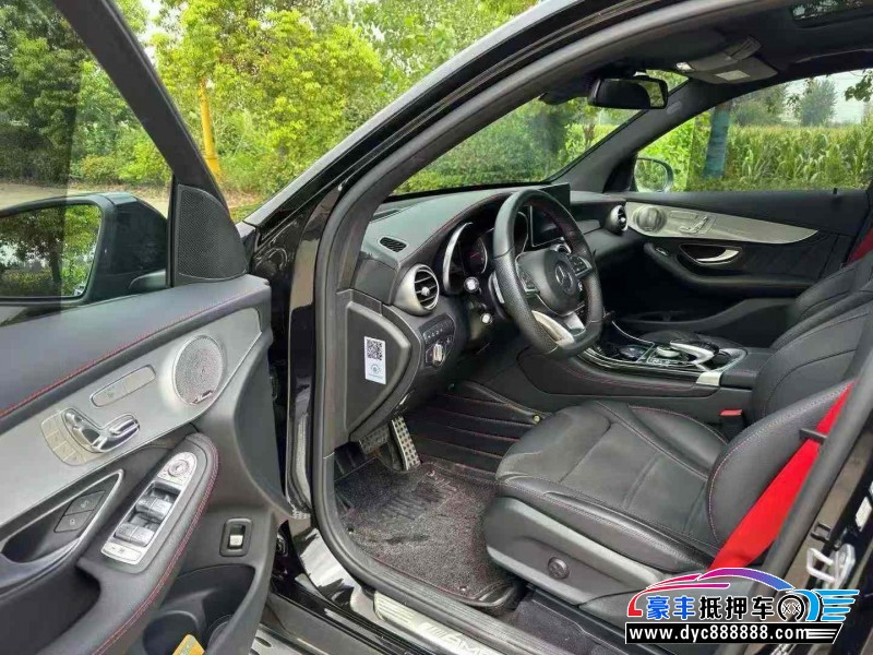 18年奔驰GLC轿车抵押车出售