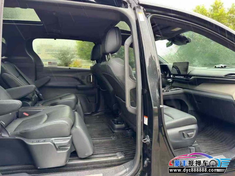 23年丰田格瑞维亚轿车抵押车出售