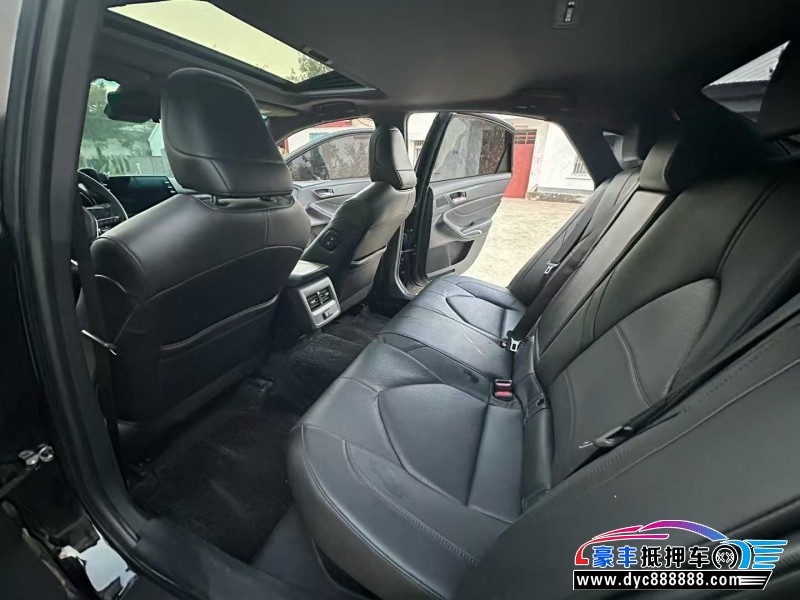 20年丰田亚洲龙轿车抵押车出售