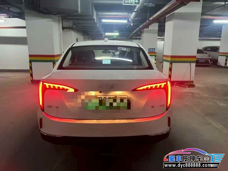 25年红旗EQM5轿车抵押车出售