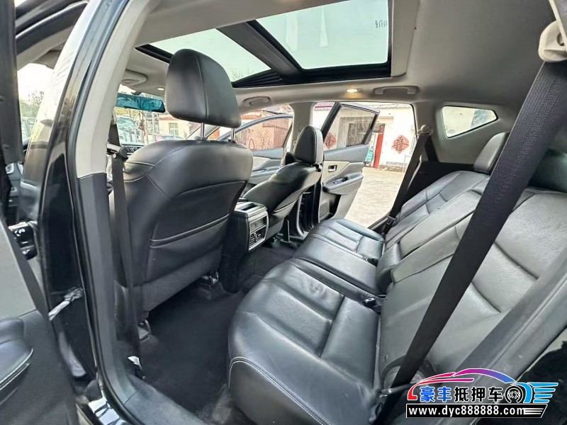 18年日产楼兰轿车抵押车出售