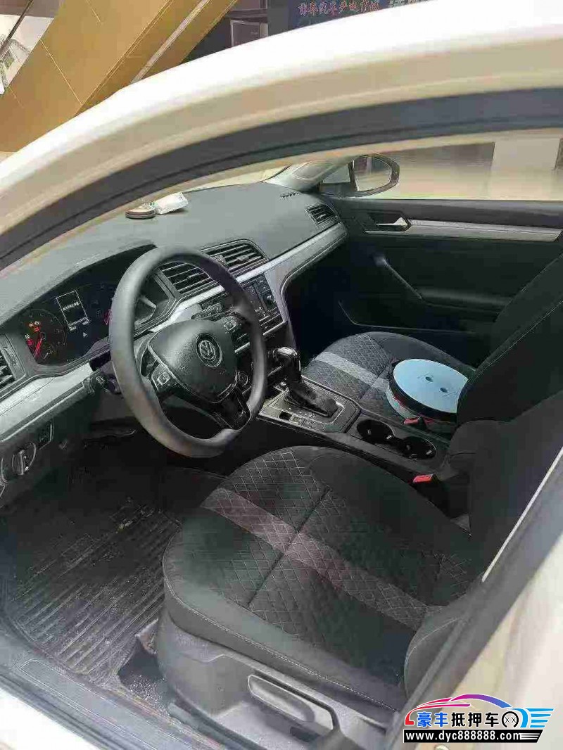 21年大众凌渡轿车抵押车出售