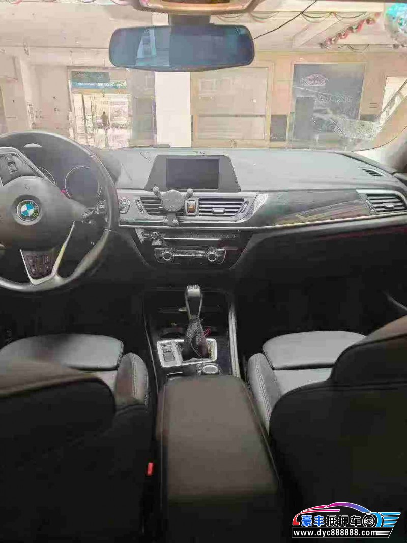 18年宝马1系轿车抵押车出售