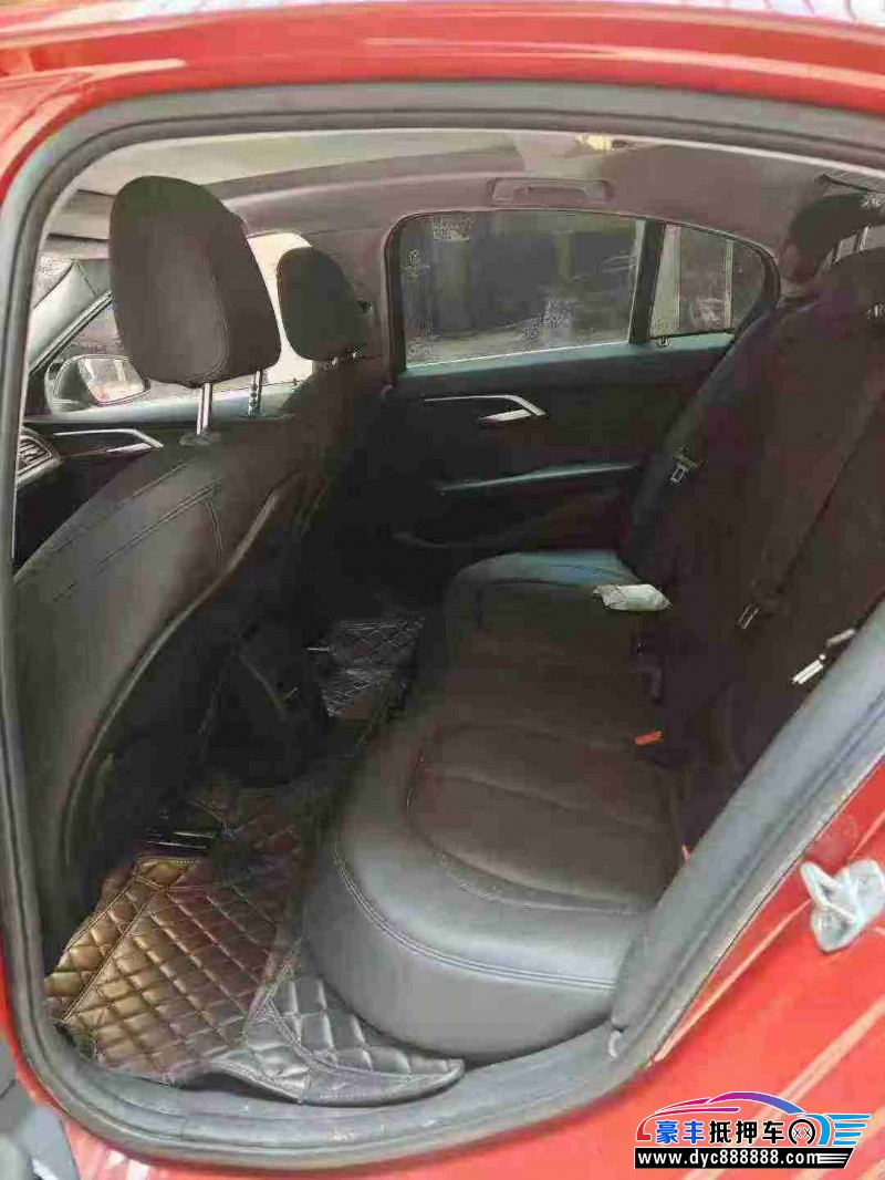 18年宝马1系轿车抵押车出售