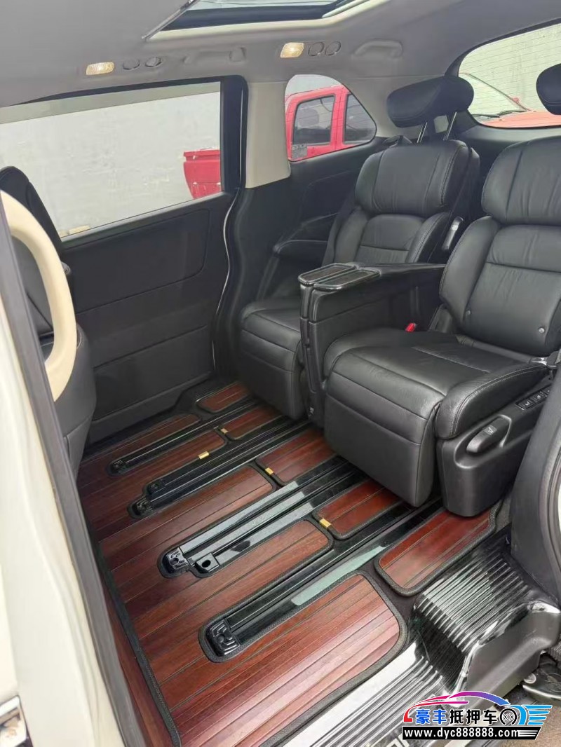 16年本田艾力绅轿车抵押车出售