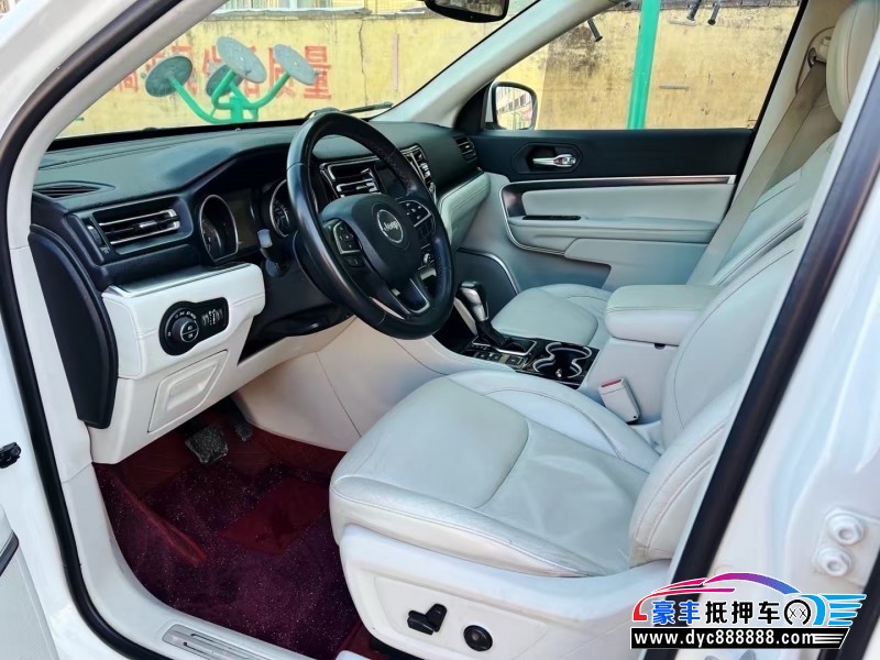 18年Jeep指挥官轿车抵押车出售