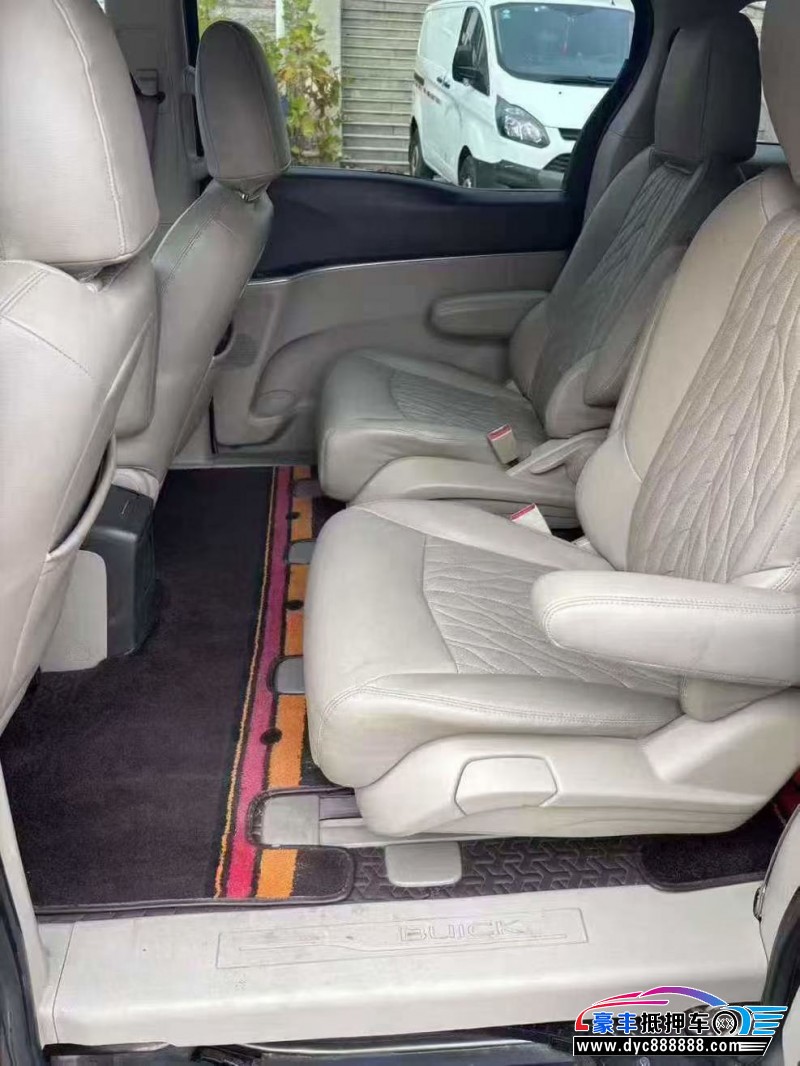 14年别克GL8轿车抵押车出售