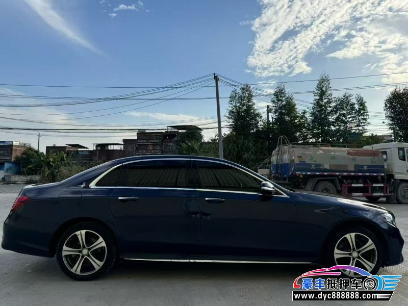 17年奔驰E轿车抵押车出售