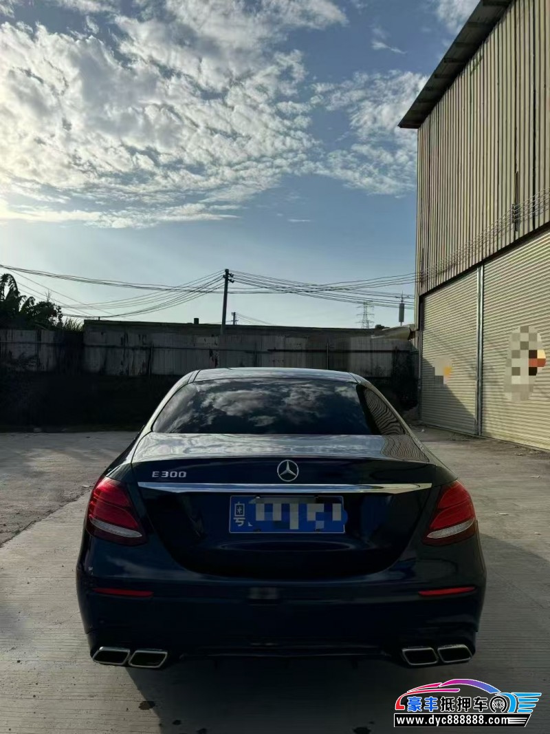 17年奔驰E轿车抵押车出售