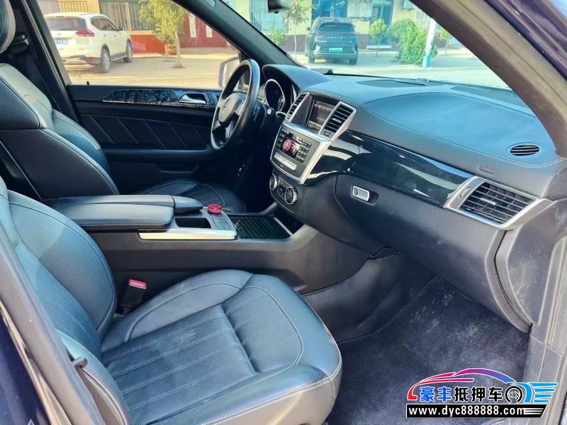 16年奔驰GL轿车抵押车出售