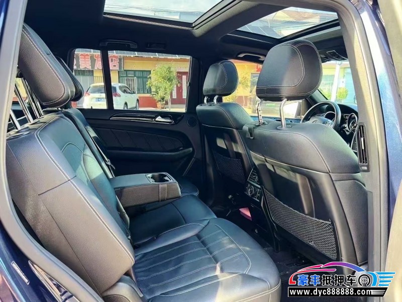 16年奔驰GL轿车抵押车出售