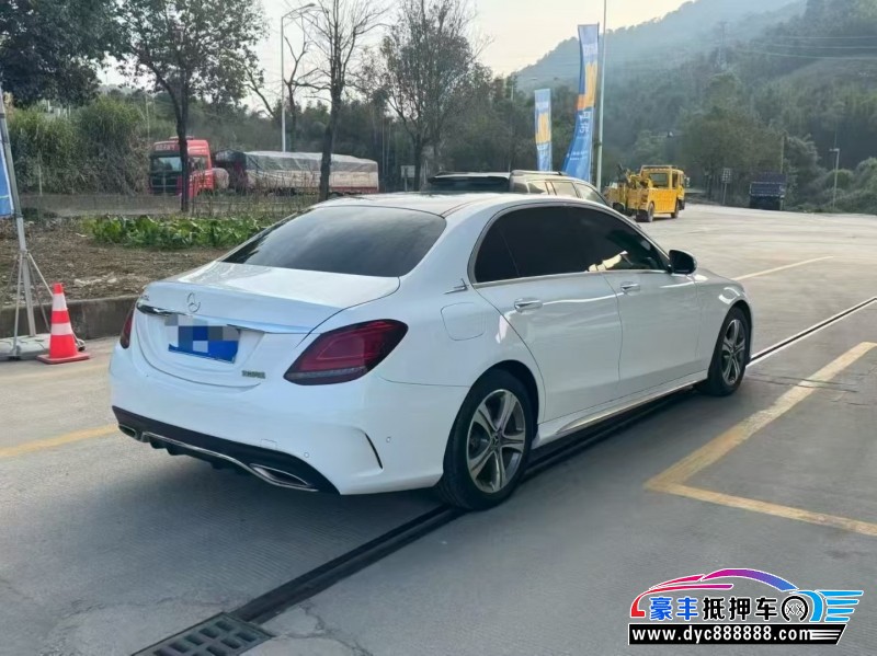 19年奔驰C轿车抵押车出售