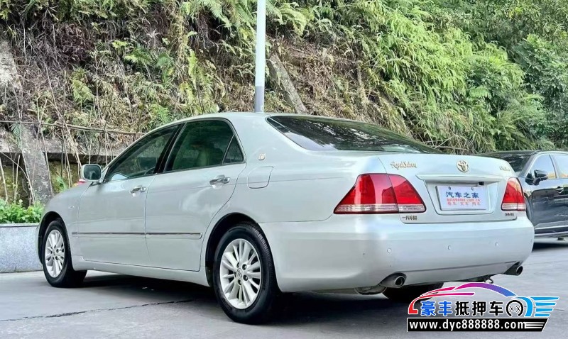 08年丰田皇冠轿车抵押车出售