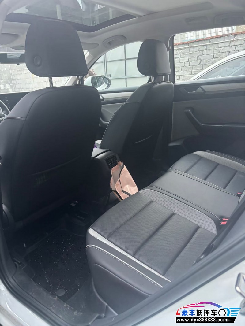 25年大众探歌轿车抵押车出售