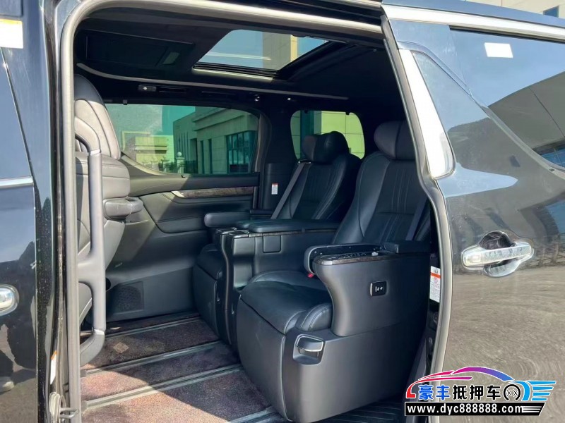 22年丰田埃尔法轿车抵押车出售