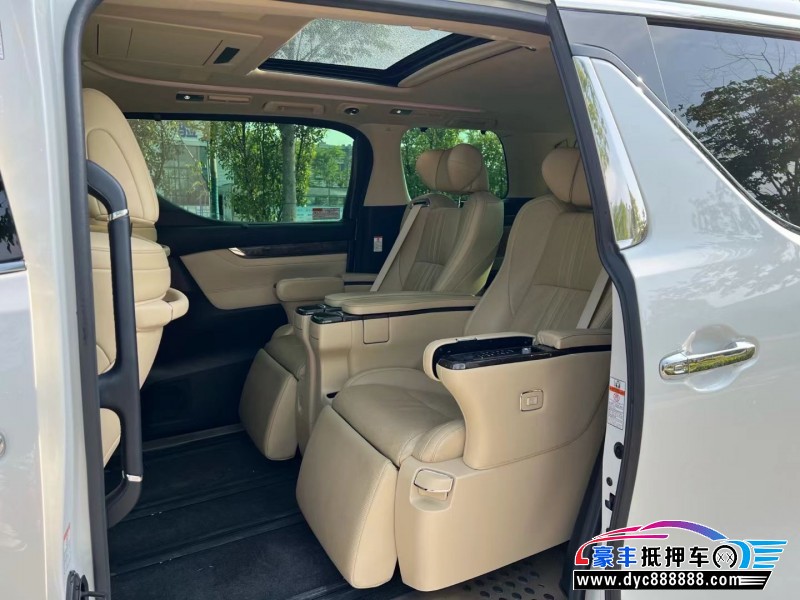 21年丰田埃尔法轿车抵押车出售