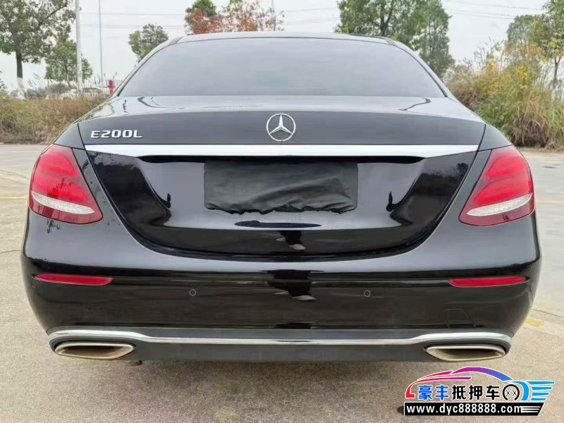 18年奔驰E轿车抵押车出售