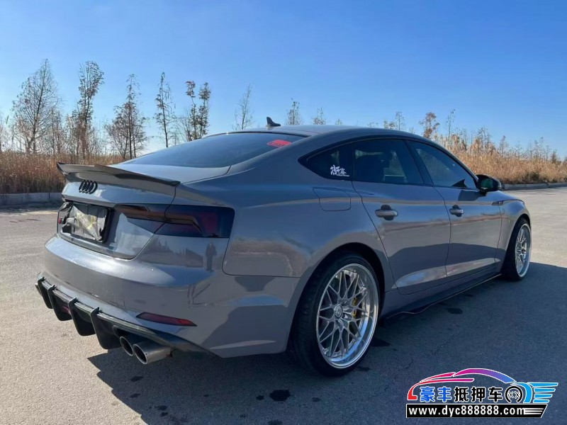 17年奥迪A5轿车抵押车出售