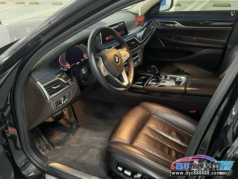 20年宝马7系轿车抵押车出售