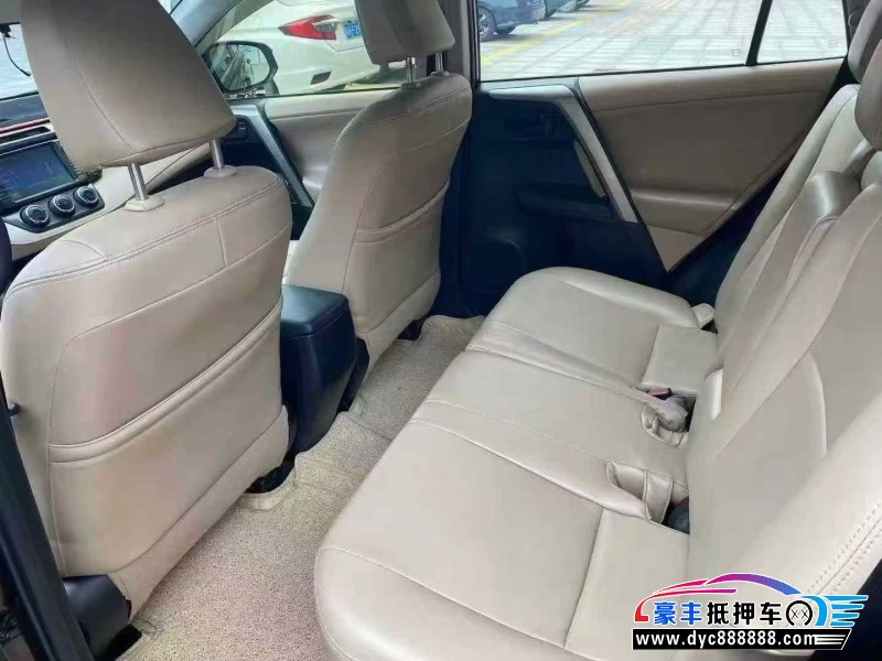 16年丰田RAV4轿车抵押车出售