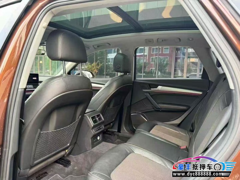 19年奥迪Q5轿车抵押车出售