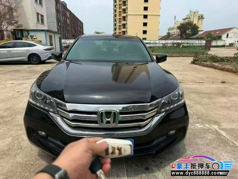 抵押车出售14年本田雅阁轿车