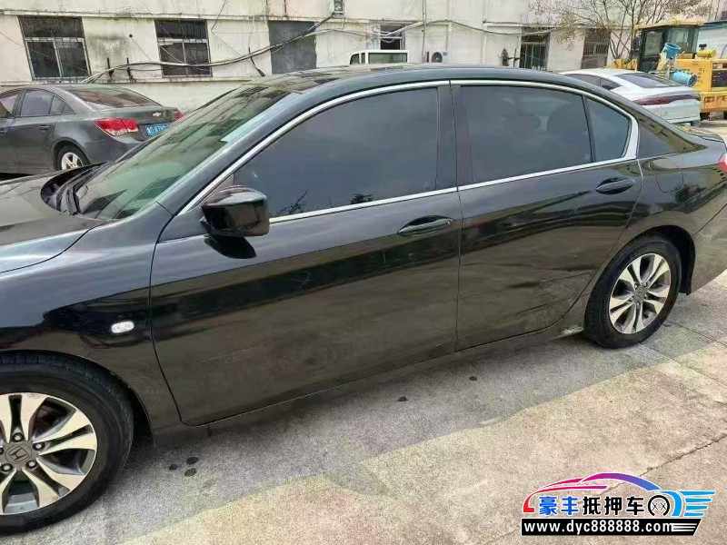 14年本田雅阁轿车抵押车出售