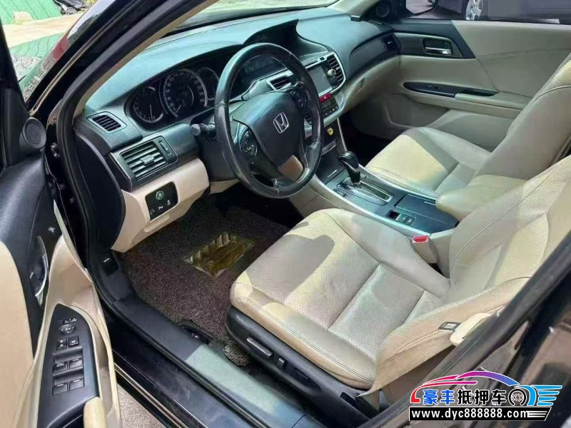 14年本田雅阁轿车抵押车出售