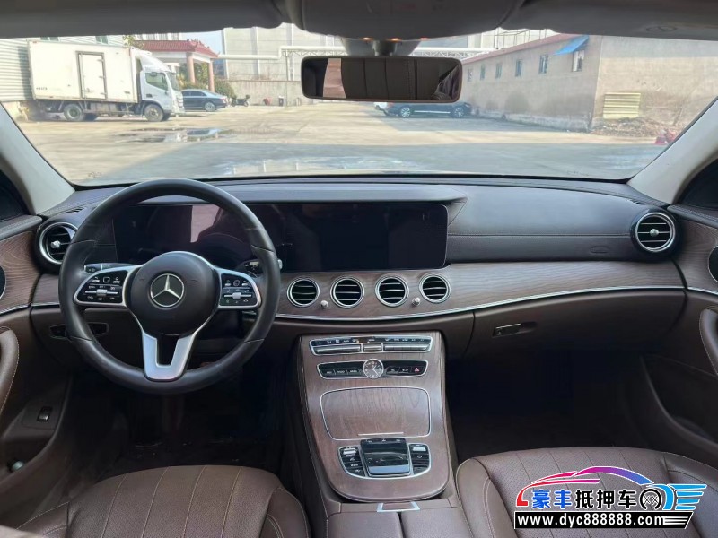 19年奔驰E轿车抵押车出售