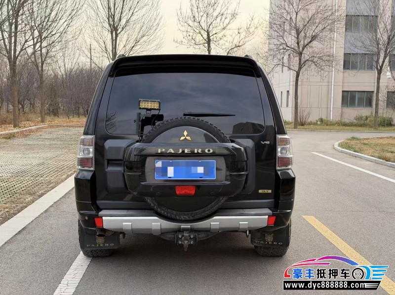 13年三菱帕杰罗SUV抵押车出售