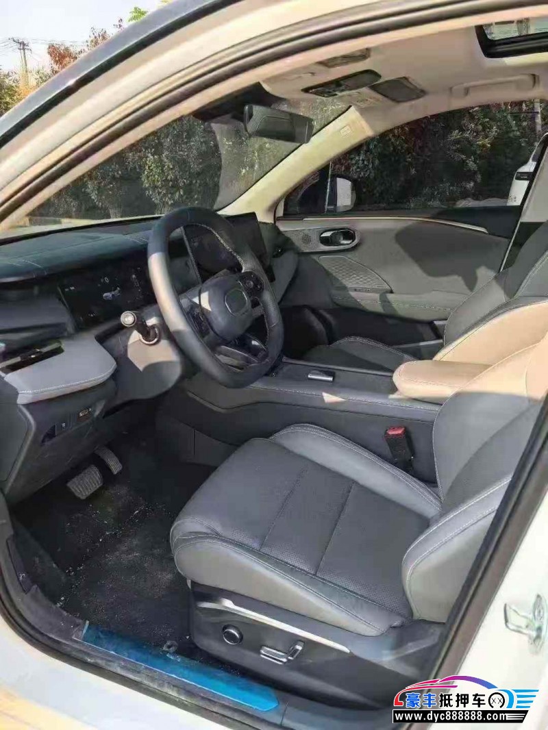 25年领克06SUV抵押车出售