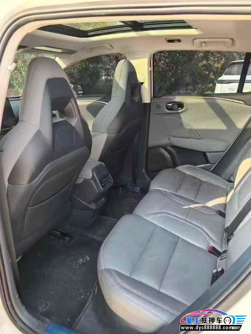 25年领克06SUV抵押车出售