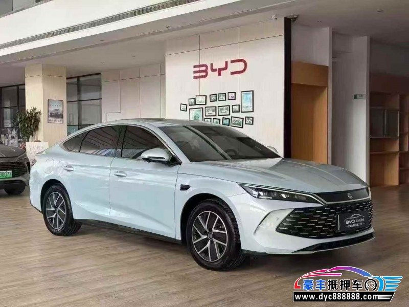 25年比亚迪秦轿车抵押车出售