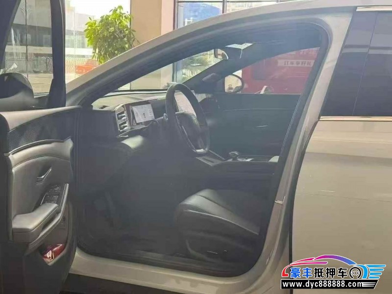 25年比亚迪秦轿车抵押车出售