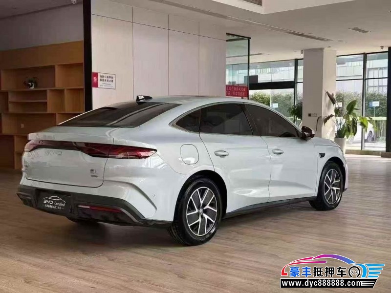 25年比亚迪秦轿车抵押车出售