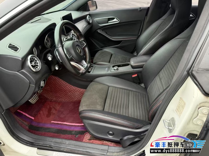 16年奔驰CLA轿车抵押车出售