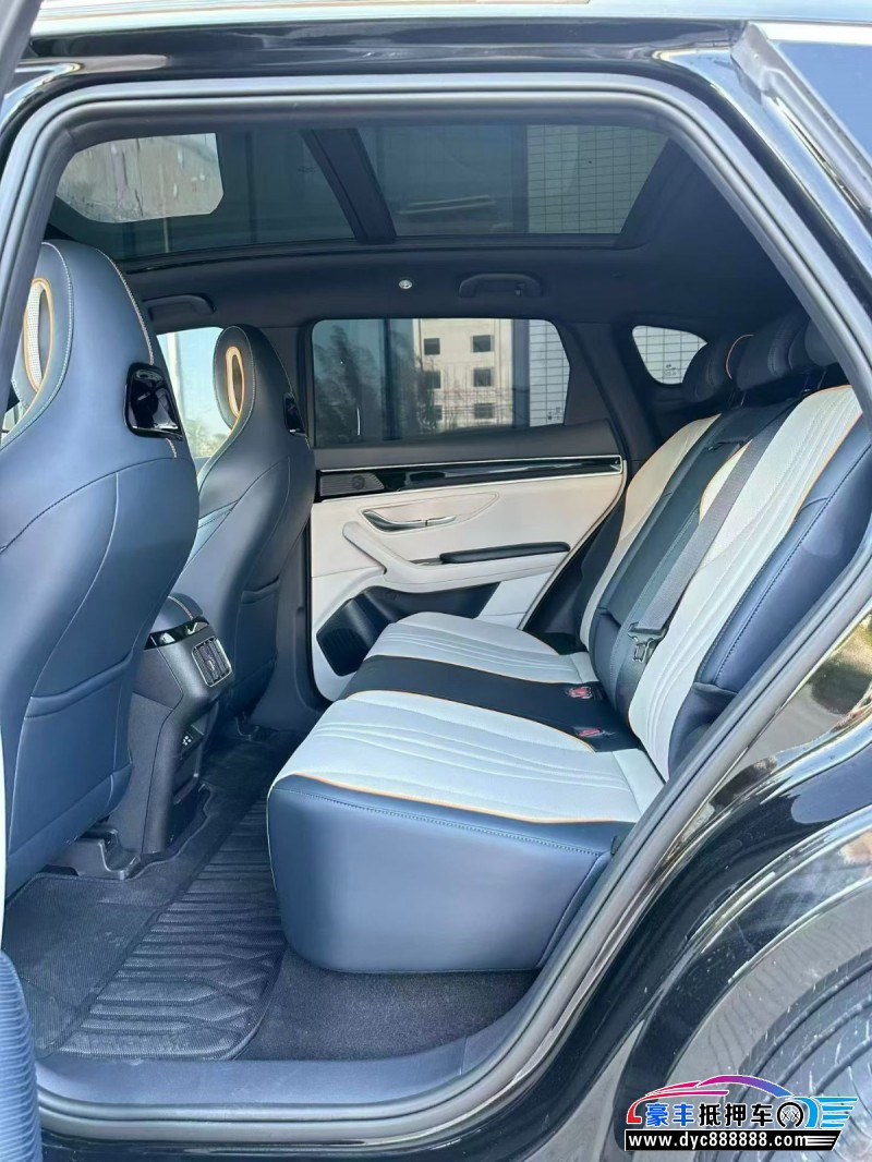 24年比亚迪宋轿车抵押车出售