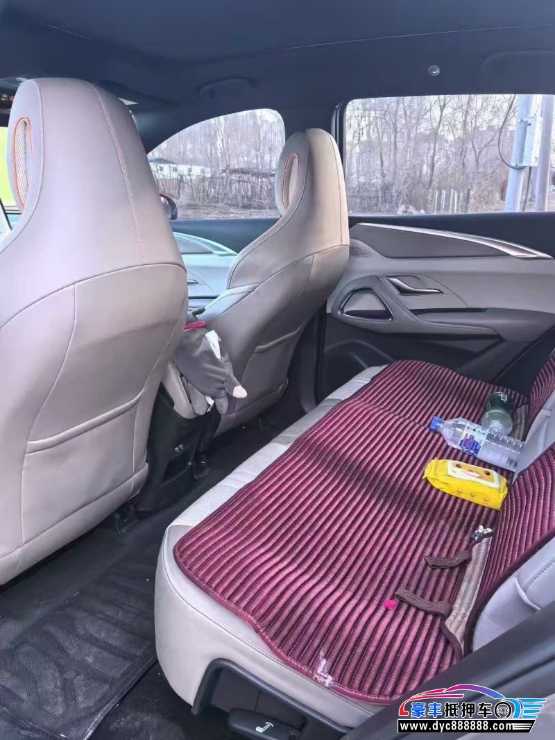 24年比亚迪宋轿车抵押车出售