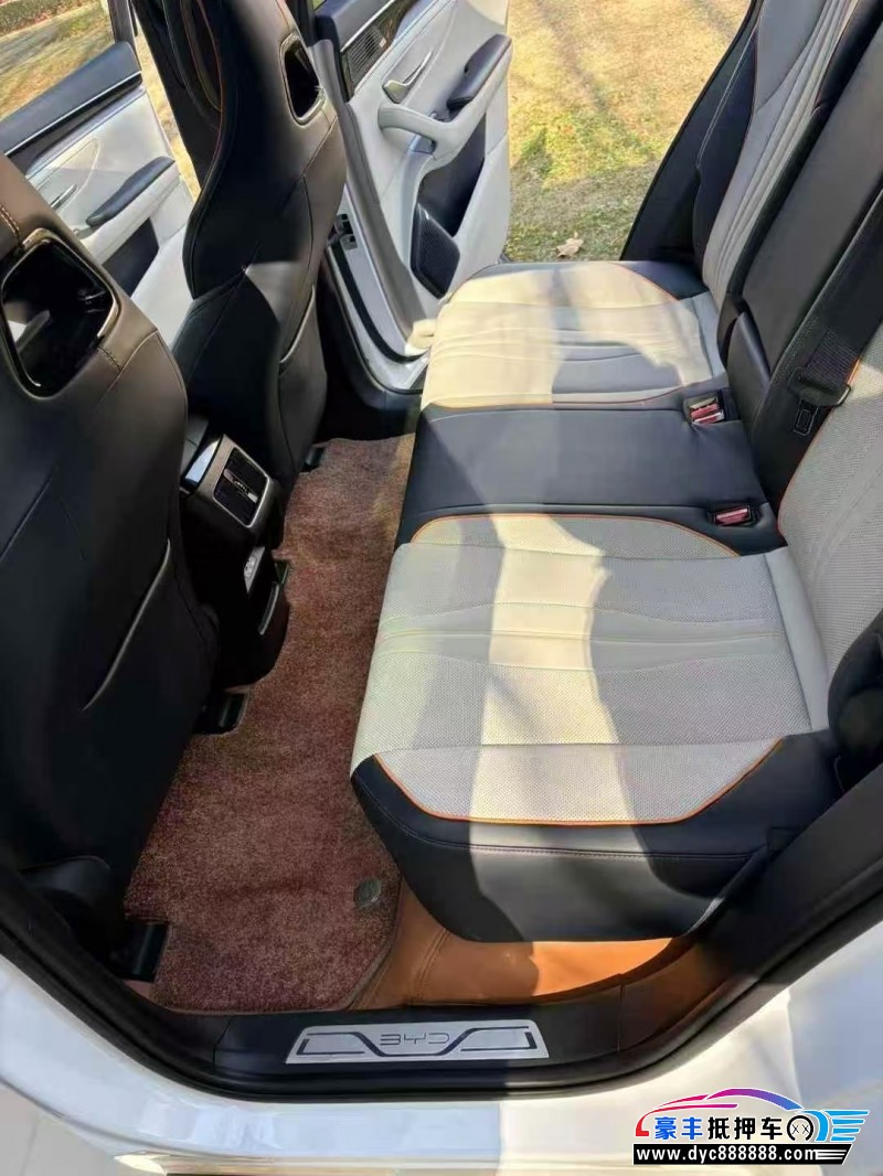 23年比亚迪宋轿车抵押车出售