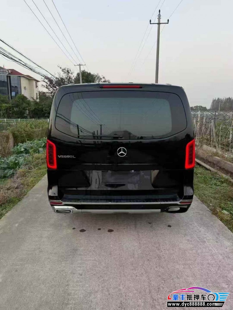 23年奔驰威霆轿车抵押车出售