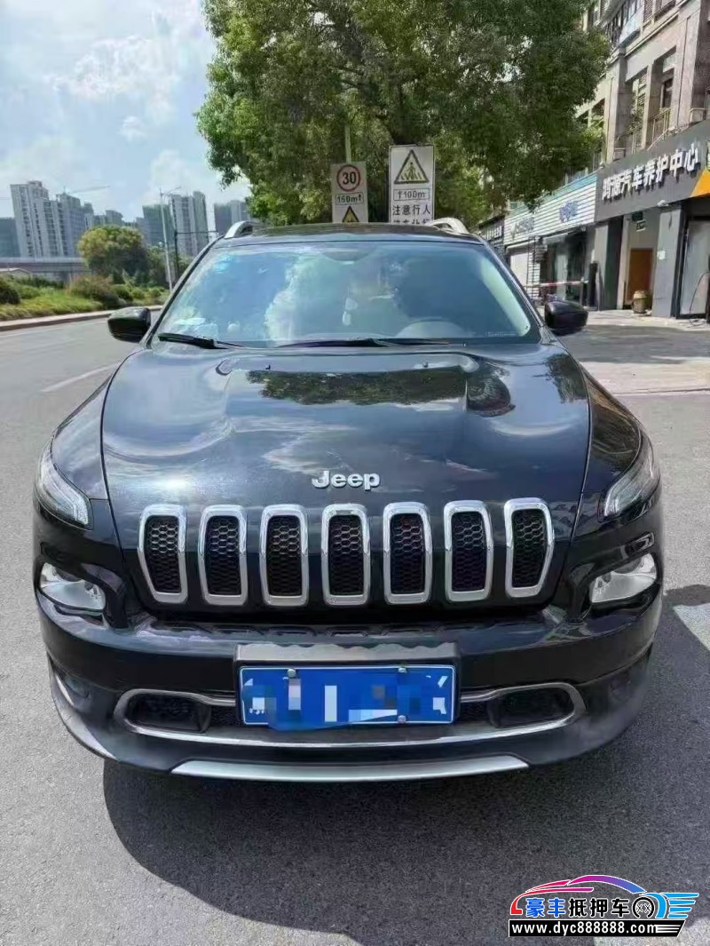 17年Jeep自由光轿车抵押车出售