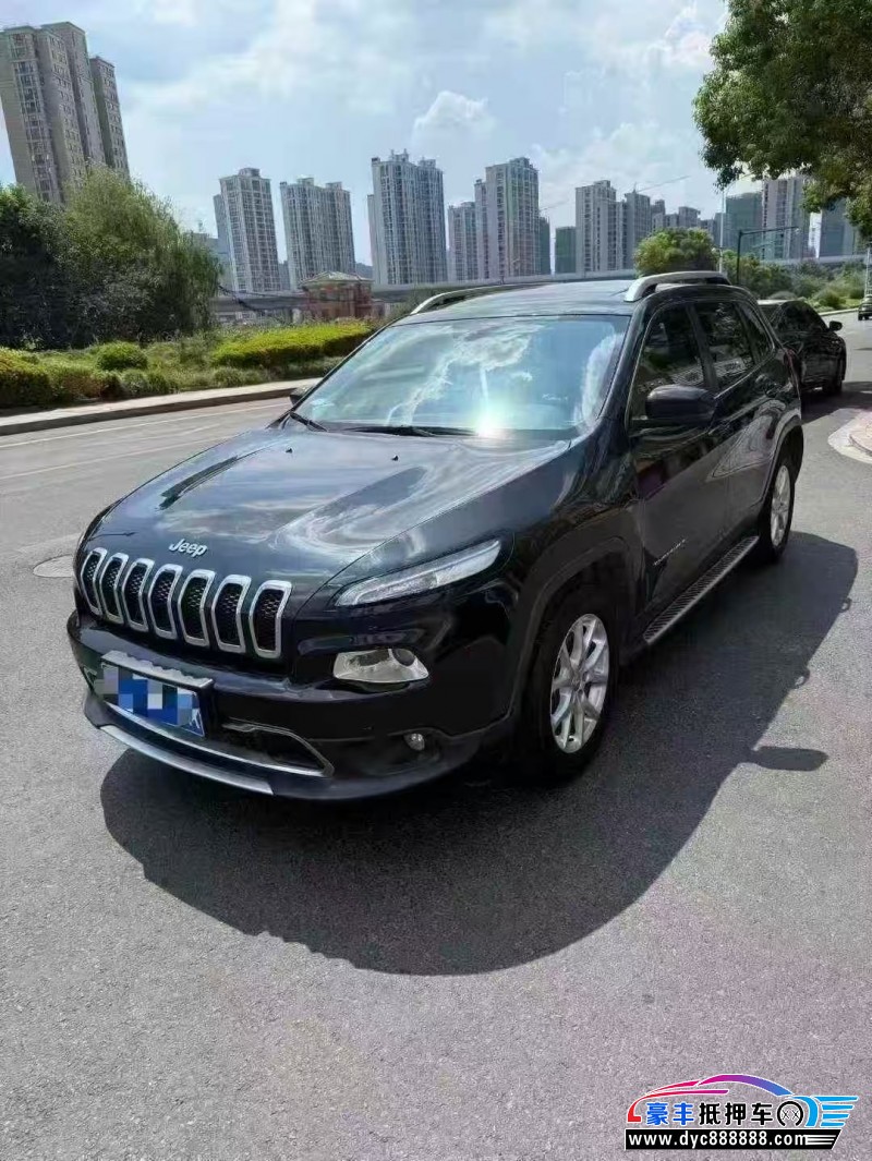 17年Jeep自由光轿车抵押车出售