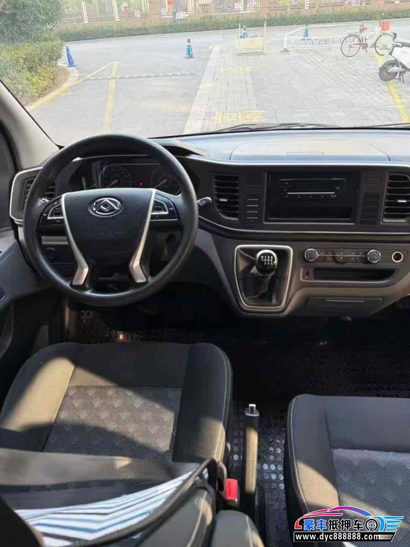 24年上汽大通V80轿车抵押车出售