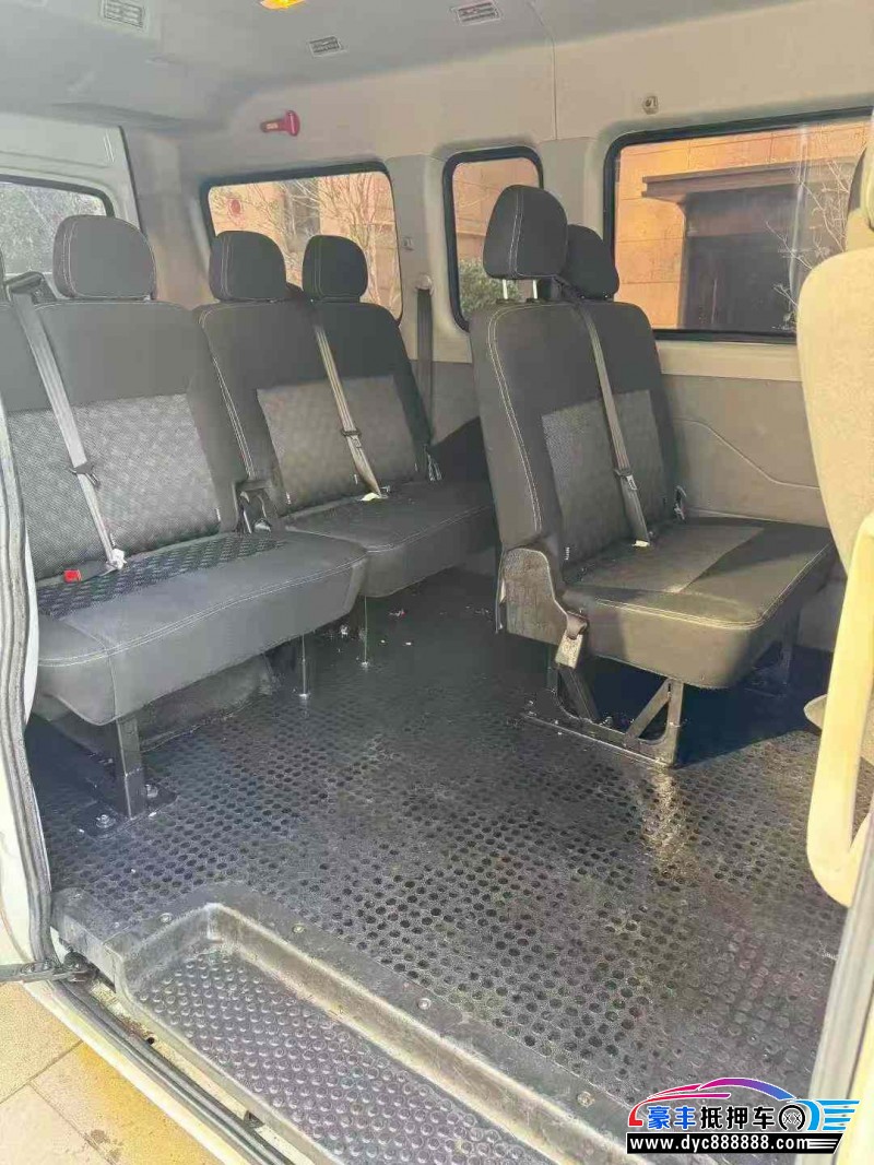 24年上汽大通V80轿车抵押车出售